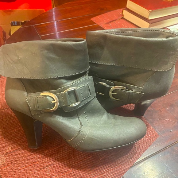 Style & Co women’s booties gray size 7 1/2 silver tone hardware pull on - Picture 1 of 6